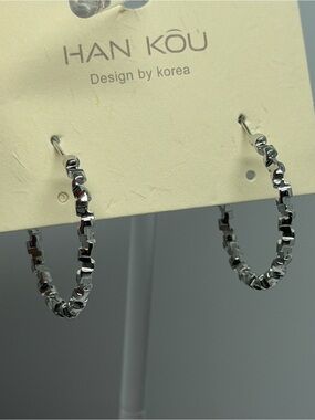 925 Sterling Silver needle in  Faceted Link Hoop Earrings